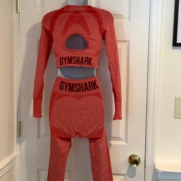 NWOT GYM SHARK 2 Piece Red/White Long Sleeve/Pants Gym Workout Athleisure Set S - Picture 6 of 11